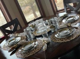 Best Views newly renovated Great pricing, hotel u gradu Franktown