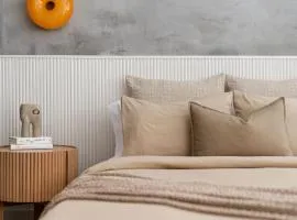 Cozy Loft Near SOCO, Downtown! Parking, Dogs OK, WiFi