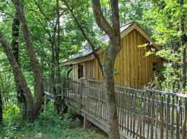 Les Cabanes des Benauges, alojamento para férias em Arbis