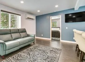 6 Mi to Boyne Mtn: Cozy & Private Couple's Cottage