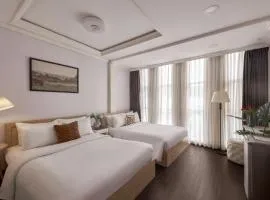 Quy Hung Hotel - Ben Thanh Market