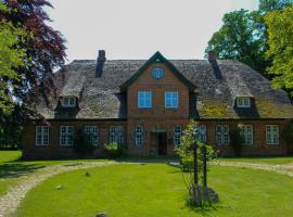 Historic Farm With Space For Large Groups, hotell sihtkohas Wangels