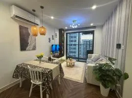 Modern 1BR with Balcony Park View Hanoi