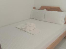 MJ's Guesthouse, Hotel in Tubod