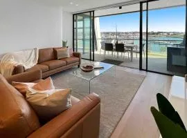 Marina Vista - Waterfront Apartment