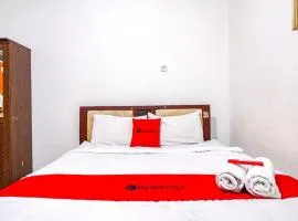 RedDoorz near Mall Ciputra World Surabaya