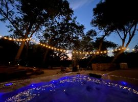 Private Home,Ski HotTub,Firepit,Apple Hill,Tahoe, отель в городе Пласервилл