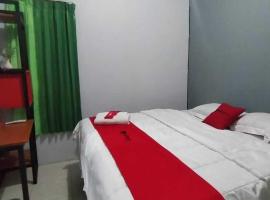 RedDoorz Plus near Alun Alun Sumenep, hotel in Sumenep
