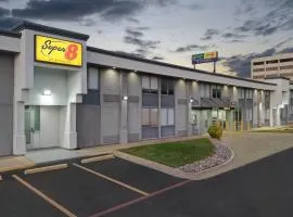 Super 8 by Wyndham Fort Worth Entertainment District