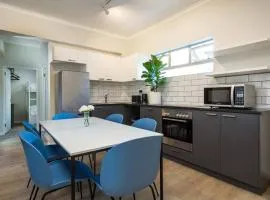 CURIOCITY Green Point