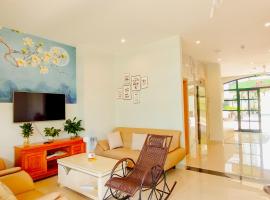 Alisa Phu Quoc Waterfront Hotel โรงแรมในฟู้โกว๊ก