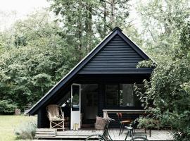 Simple And Exclusive Getaway On Orø, hotel em Orø