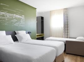 Hôtel Cyano Fréjus-Saint Raphaël, hotel em Fréjus