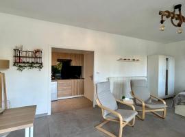 Studio Nid du Perrier, ξενοδοχείο σε Livron-sur-Drome