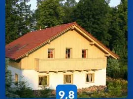 Tyrolska Zagroda - apartament 50m2 z własnym balkonem lub tarasem, blisko sklep, dobry dojazd, duży parking, PKP 15min, PKS 5min