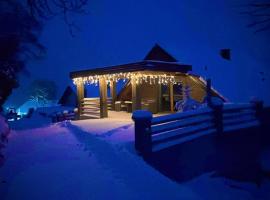 Zerko Holiday Apartment Janko with JACUZZI and SAUNA，Mirna的有熱水按摩池的飯店