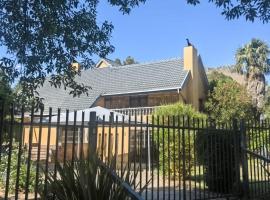 Queenstown home, Hotel in Home Park