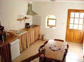 Gîte les Jassines, hotel i Moydans