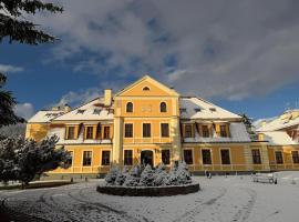 Pałac w Rymaniu，Rymań的飯店