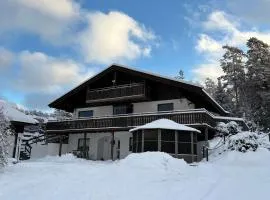 Mysigt boende med bastu och kamin