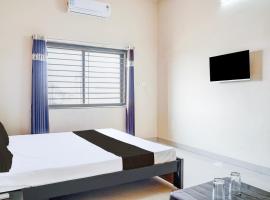 Hotel O M N Palace、Garhāのホテル