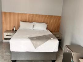 Marble Crest Guest House, хотел в Маун