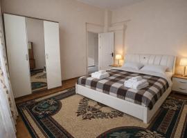 5 minute from Airport Baku، فندق في Bina