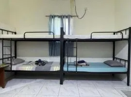 Group-Friendly Private Room with Bunk Beds - NO PARKING