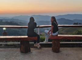 ไร่ร่มโพธิ์ทองรีสอร์ทภูชี้ฟ้าเชียงราย, Hotel in Ban Huai Han