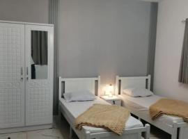 Seyed, hostel Szeebben