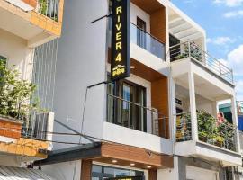 River Hotel 4 Long Xuyên, готель у місті Лонгсюєн
