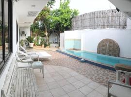 LG's Villa, hotel i Maribago