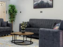 Comfort Haven Apartments CH 3, hotel na may parking sa Elephant Island