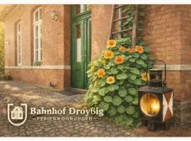 Bahnhof Droyßig - Übernachten im Denkmal