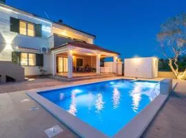 Villa Danica - Privlaka by Villas Guide