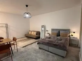 Cozy Studio Steglitz Sleeps 4 Near center