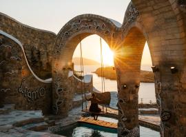 Agalia Luxury Suites, hotel v mestu Tzamaria