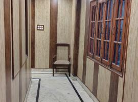 Hotel O HOTE V-SQUARE, hotel em Bijnaur