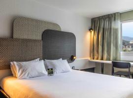 B&B HOTEL Lourdes Centre Gare 3 étoiles, Hotel in Lourdes