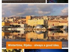 Center Rooms with terrace, Pension in Rijeka