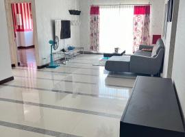 Supalai Park Srinakarin Penthouse, Hotel in Ban Nong Chaeng