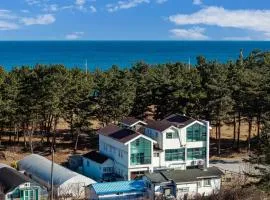 Gangneung Geugot Pension