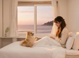 Goseong Jajackdo Aroma Pension, Hotel in Goseong