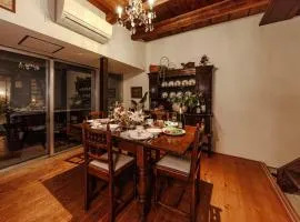 Antiques Nagoya Station East -アンティークス名古屋駅東-