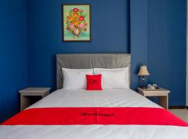 RedDoorz Plus Syariah @ Hotel Boulevard Luwuk, hotel em Luwuk