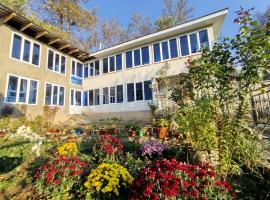 Nur Guest House, hotel v destinaci Jalal-Abad