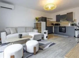 Appartement avec jardin piscine & garage