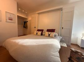 Suite Moderna Bike Friendly, Parking, Vicino Terme Bormio, hotel en Oga