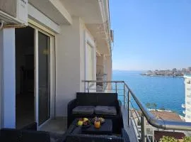 Holiday Apartment With Sea View 180