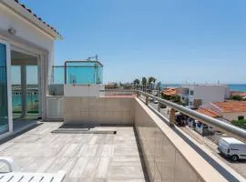 Blife Charlya private rooms at Faro beach